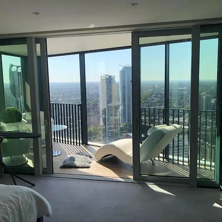 Stunning City Penthouse With 360 - Skyline View